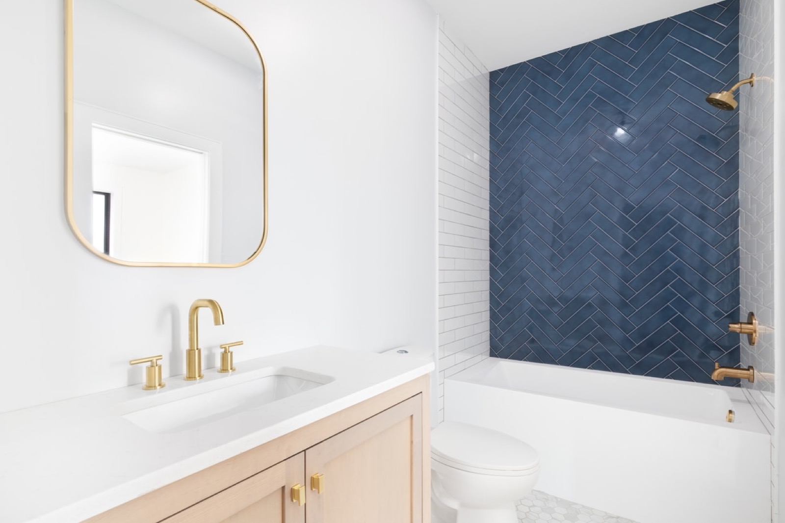 Plomberie commerciale à Montréal : SLA, maintenance préventive, urgences